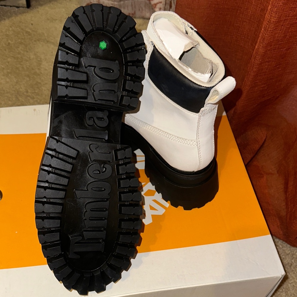 Timberland Women's White and Black Combat Boots - Picture 4 of 6